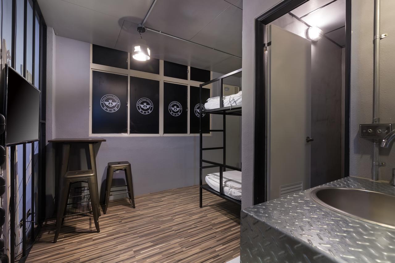 和平公獄監獄文旅 近東大門夜市 Peace Prison Cafe Inn Hualien Buitenkant foto