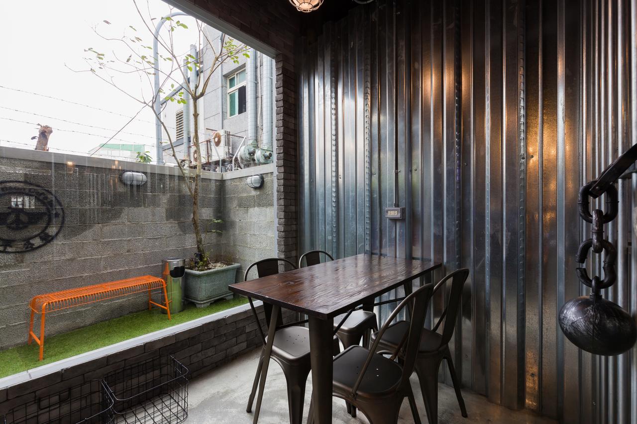和平公獄監獄文旅 近東大門夜市 Peace Prison Cafe Inn Hualien Buitenkant foto